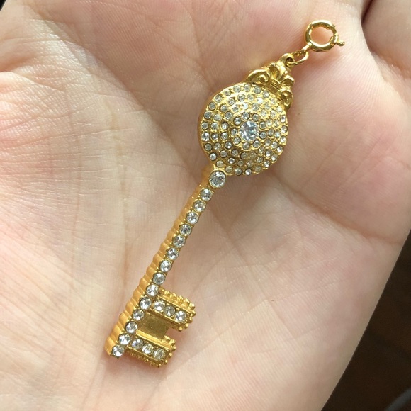 sorrelli sparkly key pendant ๐๐ - Picture 4 of 8